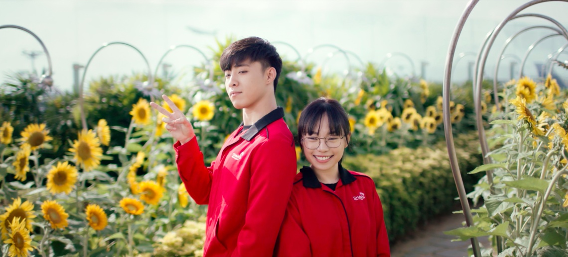 Zhi Xing and Yueling at the Sunflower Garden